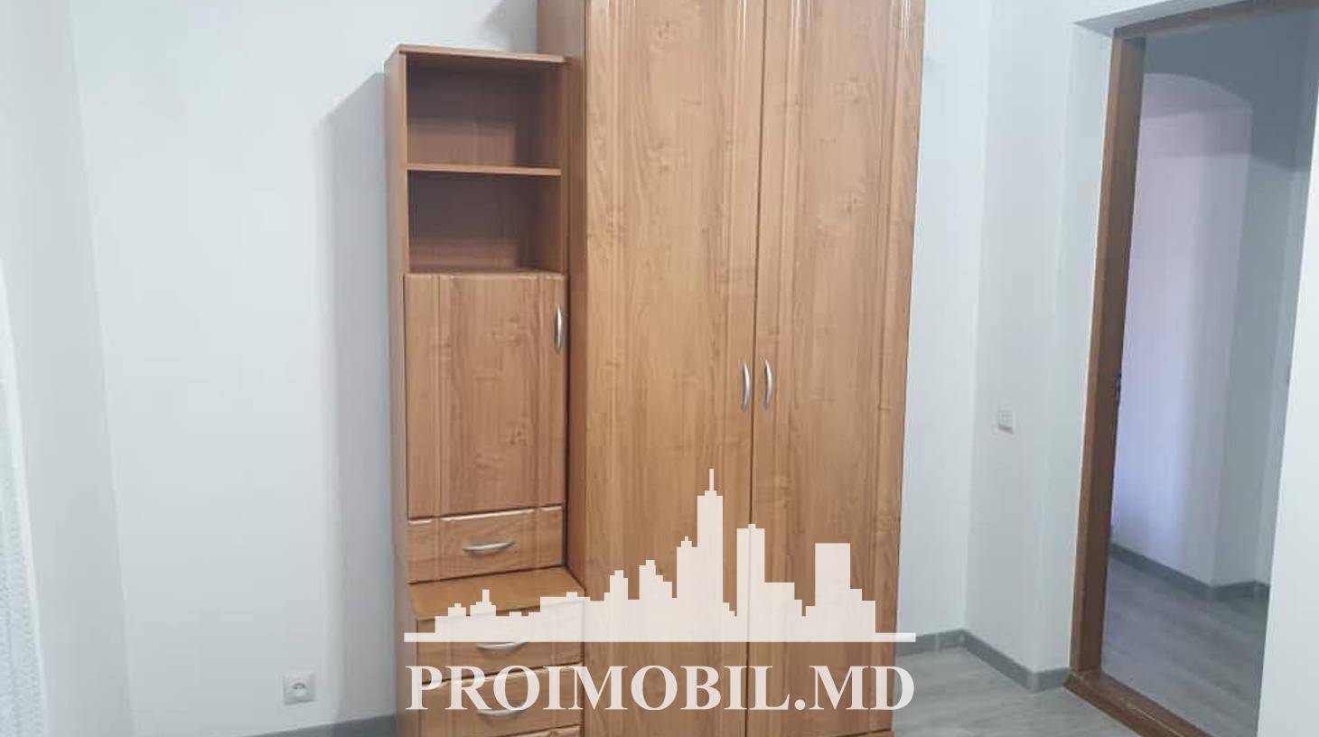 https://images.proimobil.md/71x4XPGBuyCJZdCp2S90XgkMZgCsZ2D4CVUAu0nnE8c/watermark:0.75:so:0:30:0.39/resize:fill:1460:816:1/gravity:ce/bG9jYWw6Ly8vZXN0YXRlL2xyL2NhYTUxZDhmLWJjMTUtNDA5Yy1hODM1LWY5YjI4ZDE1Y2IwNC5qcGVn