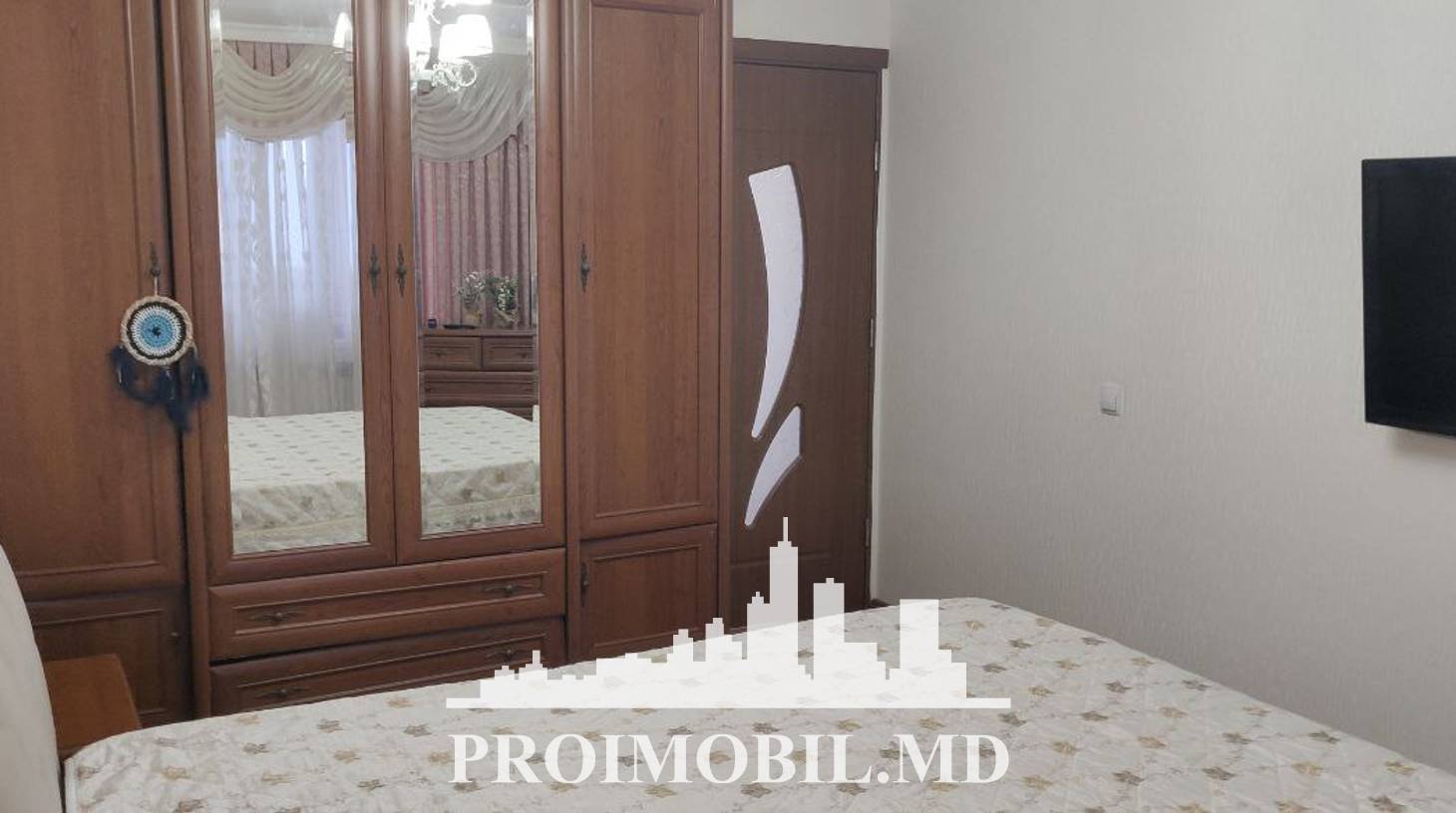 https://images.proimobil.md/7401z16Vld4zqcA7nNSxIlJNYJ3MyNxpysemXFbocRQ/watermark:0.75:so:0:30:0.39/resize:fill:1460:816:1/gravity:ce/bG9jYWw6Ly8vZXN0YXRlL2xyL2Y5NDg1ZGNhLTUwYTItNDBjYi05ZDk3LTQ0MGQ5MGZhODRkZC5qcGVn
