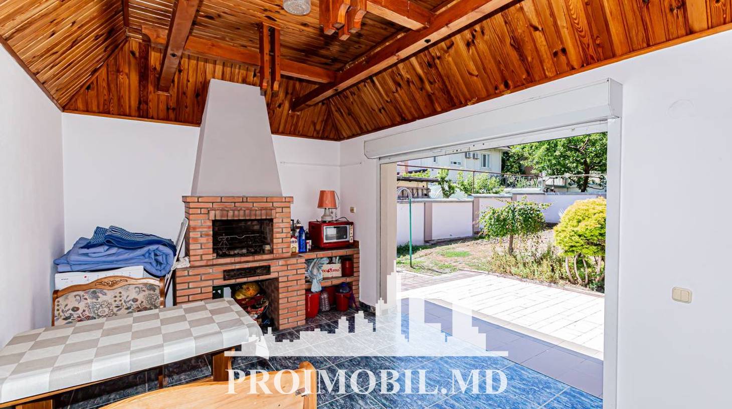 https://images.proimobil.md/74h-0B81A7HcIQTtLGw3raH1e0vtj09NqF4Y_DJInUQ/watermark:0.75:so:0:30:0.39/resize:fill:1460:816:1/gravity:ce/bG9jYWw6Ly8vZXN0YXRlL2xyLzgyOTJhNDdlLTc2YjMtNDgwNi1iODFjLTNmYzY5MGMxNGExNi5qcGVn