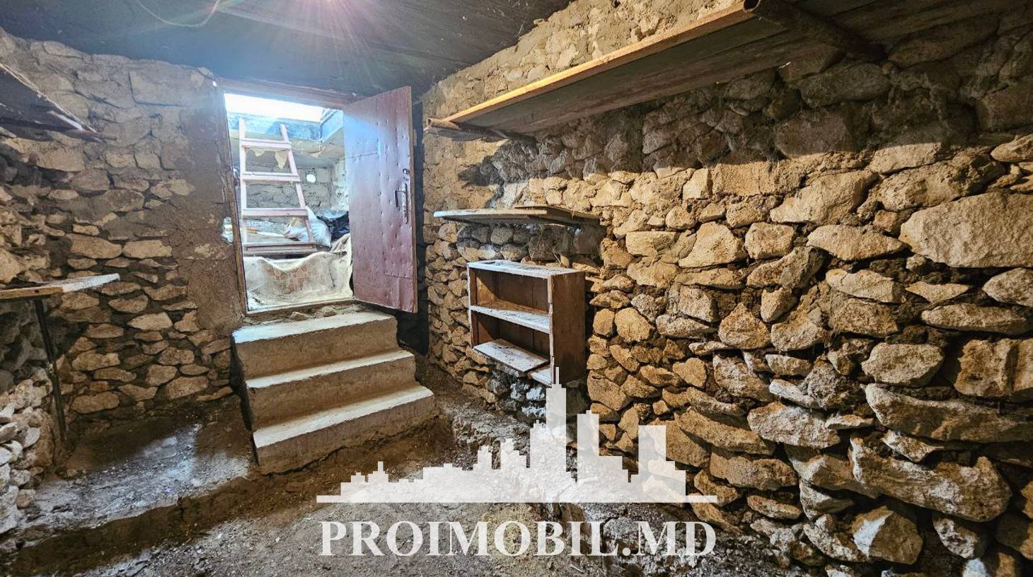 https://images.proimobil.md/76O-81qmGA2DR0E_W0_uSDQFxcmUA0K6FwM-R0B_pjQ/watermark:0.75:so:0:30:0.39/resize:fill:1460:816:1/gravity:ce/bG9jYWw6Ly8vZXN0YXRlL2xyL2YzOTdmZjMyLTRhNzgtNGQ4My04MTAzLWQxNjkwYmFjNTY2Yy5qcGVn