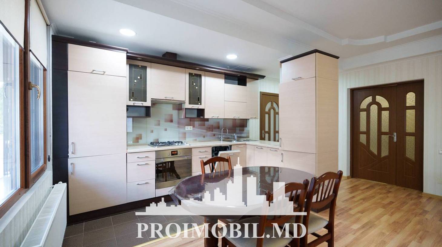 https://images.proimobil.md/7BK_iF5M2npMNy4PtkFdzfN7OKH_vze2GxZjxbre2Zw/watermark:0.75:so:0:30:0.39/resize:fill:1460:816:1/gravity:ce/bG9jYWw6Ly8vZXN0YXRlL2xyLzRlMDA3NTIzLTA4MmQtNDg5NS05ODNiLTg0ZTJkZWMwMGY0YS5qcGVn