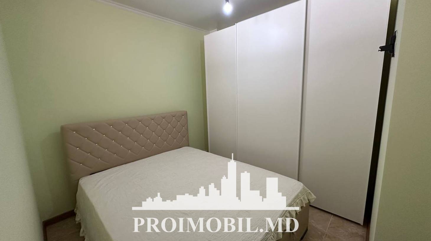 https://images.proimobil.md/7BOc6K5YI2bdZfDDluvda-JJw2EDnKetNTvL40iFvNg/watermark:0.75:so:0:30:0.39/resize:fill:1460:816:1/gravity:ce/bG9jYWw6Ly8vZXN0YXRlL2xyLzgyZDcwY2Q5LTI3NmYtNDExOC05YzY2LTUxMmJhZjk4MTlmOS5qcGVn
