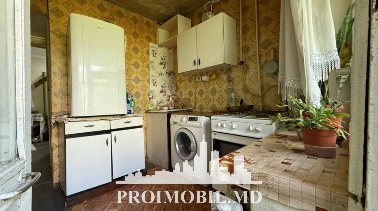 https://images.proimobil.md/7BZGBcllAkycVKF5H6hu3Dut3AcgtNeAyCOglIKC2Zo/watermark:0.75:so:0:30:0.39/resize:fill:1460:816:1/gravity:ce/bG9jYWw6Ly8vZXN0YXRlL2xyLzhkNzg4NzRiLTA0ZmItNDE2My05OWExLTUzYjU4YjQzMzNkNC5qcGVn