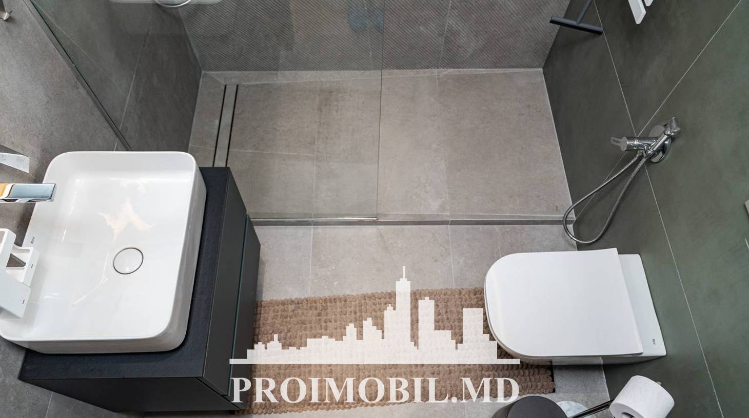 https://images.proimobil.md/7E-gY79vKXQQekddlhtakS2ajUoasVQ9IKjfC8ae35c/watermark:0.75:so:0:30:0.39/resize:fill:1460:816:1/gravity:ce/bG9jYWw6Ly8vZXN0YXRlL2xyLzc5YmZlYjVkLTVmZTQtNDY3Mi1hZGFiLThjOWZjMTliNDBkOS5qcGVn
