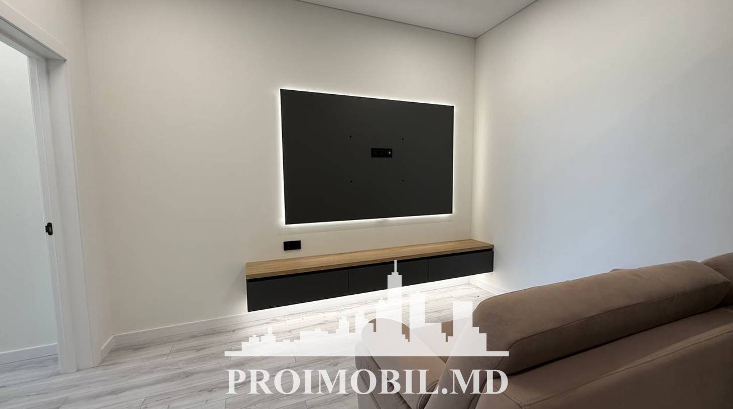 https://images.proimobil.md/7FLZDd5nPShlfHACZknMv8riK_GwgPze_0oqOHAFE70/watermark:0.75:so:0:30:0.39/resize:fill:1460:816:1/gravity:ce/bG9jYWw6Ly8vZXN0YXRlL2xyLzNiZjhmMGZlLTI2YzItNGExZC05NzZkLWJlYjA2MGQyN2QwYi5qcGVn