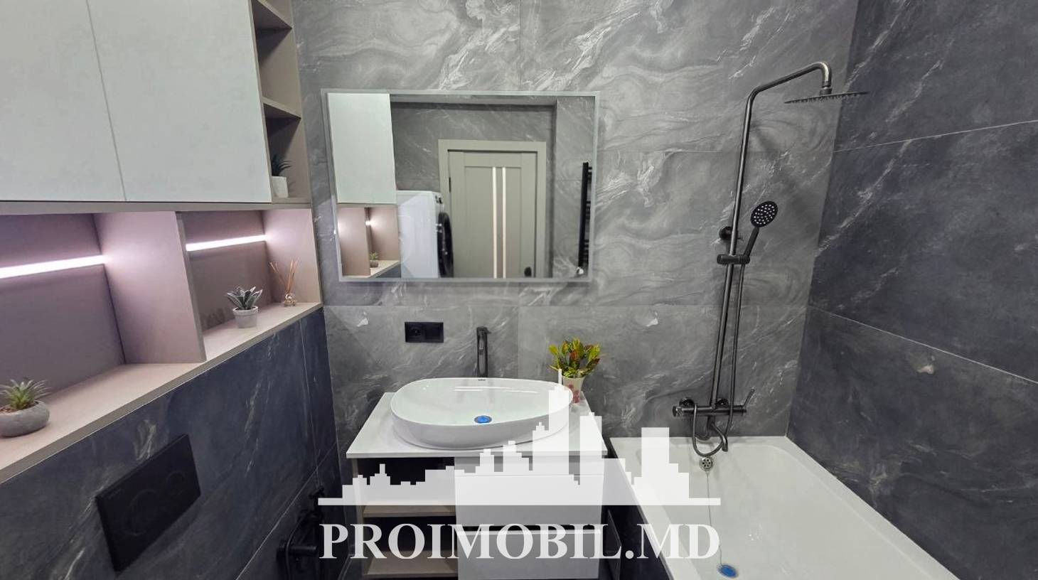 https://images.proimobil.md/7Ff39EZa4OU-QY17CqLRHSfDsA4nBRnn6OYTSF2DqXI/watermark:0.75:so:0:30:0.39/resize:fill:1460:816:1/gravity:ce/bG9jYWw6Ly8vZXN0YXRlL2xyLzAzMmVmN2MxLTI2NzktNDMxNi05OGNlLTllMDk1NWRjMjE4Ni5qcGVn