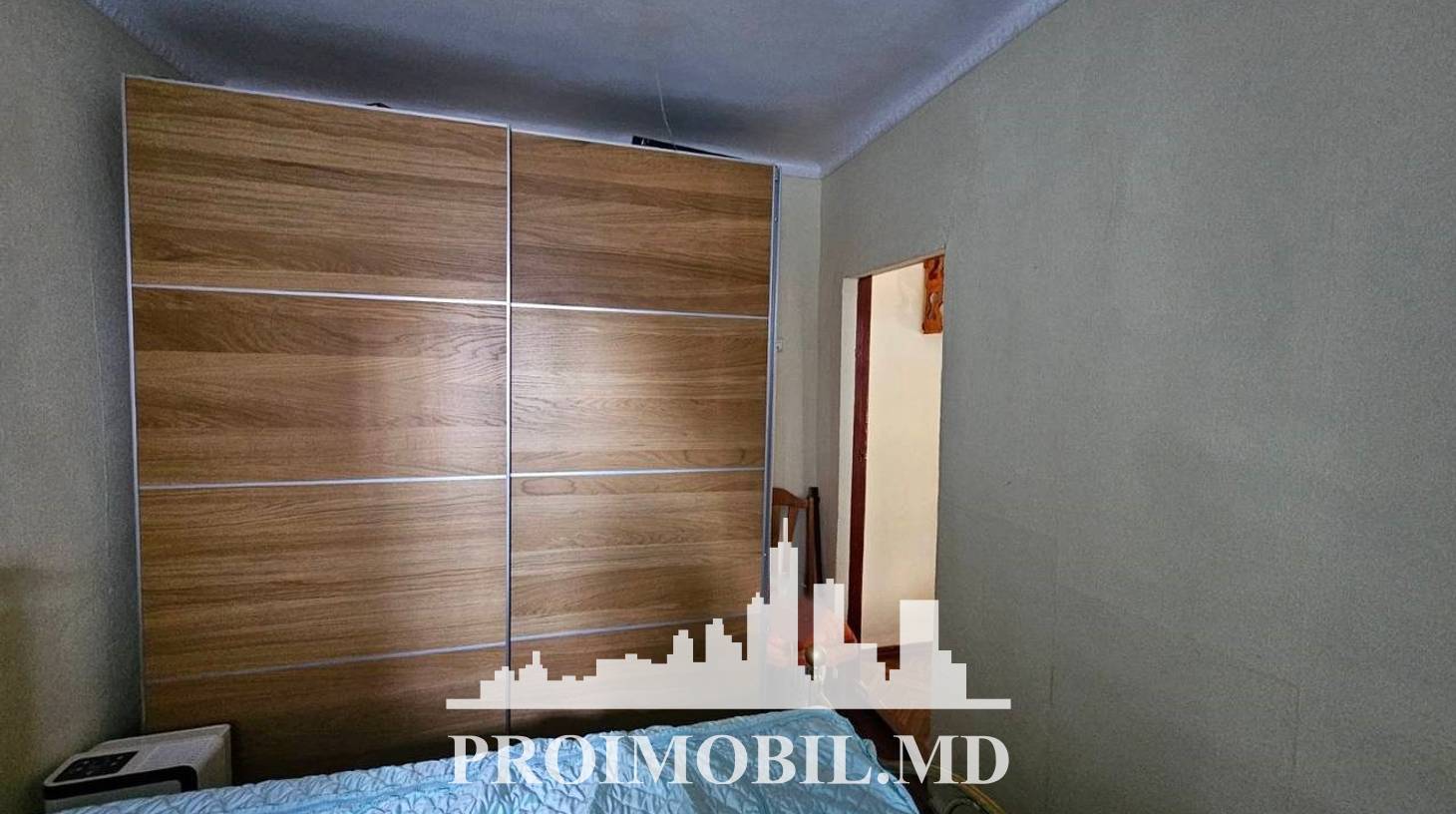 https://images.proimobil.md/7GnBxMc90TYrL8bWYlOboRogbJe_guenk3uTGmGHd7A/watermark:0.75:so:0:30:0.39/resize:fill:1460:816:1/gravity:ce/bG9jYWw6Ly8vZXN0YXRlL2xyLzAzYWQyMmE4LWJkMjYtNDllOS04MWEyLWI0NzRiNDU5MDVlMS5qcGVn