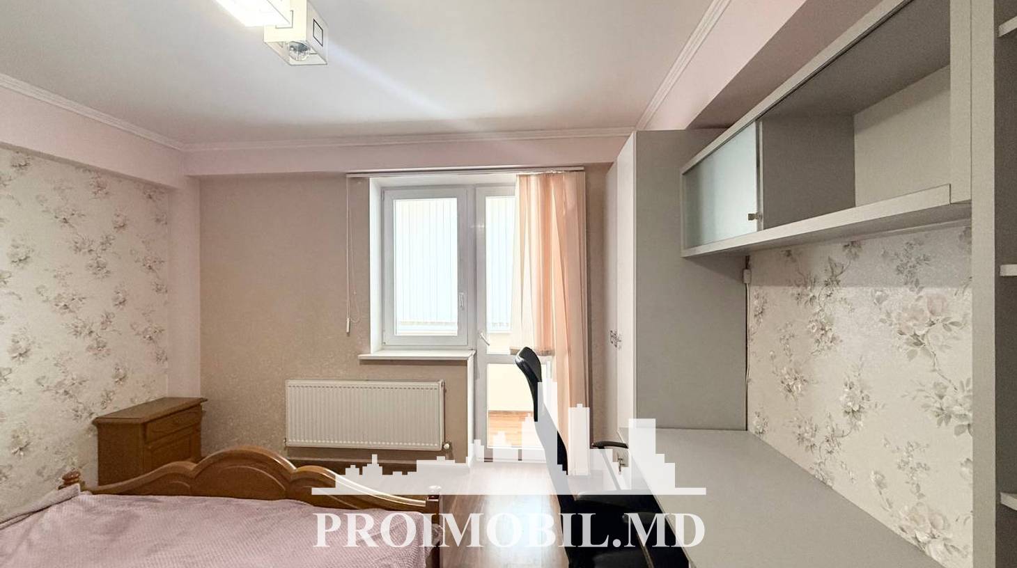 https://images.proimobil.md/7Idm-IZxC1VWKXK0Suxq0d5zdguh9wYeVNHivw_lGDI/watermark:0.75:so:0:30:0.39/resize:fill:1460:816:1/gravity:ce/bG9jYWw6Ly8vZXN0YXRlL2xyLzQ5NTQxNmI5LTMwMjUtNGRhZi1hMDU5LTcxYzk0N2IxYmJlZS5qcGVn