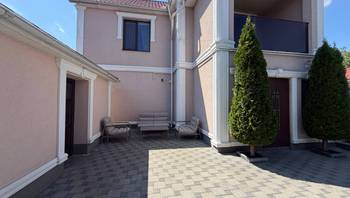 https://images.proimobil.md/7JQX1FopQrdZehZYOD9m-nRAwqTEJguVmugJAIIZy1A/resize:fill:350:198:1/gravity:ce/bG9jYWw6Ly8vZXN0YXRlL2xyLzc4NmEzZjlkLWY2MmMtNDkxNy1hOGE3LWVhNTk4MmExOThjYy5qcGVn