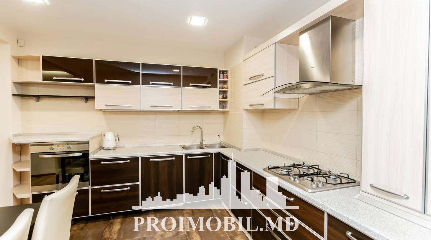 https://images.proimobil.md/7LfhkU_SmGGU_U_1dExA3uU1jym-xio2XFsb432u6Lg/watermark:0.75:so:0:30:0.39/resize:fill:1460:816:1/gravity:ce/bG9jYWw6Ly8vZXN0YXRlL2xyLzY5ZjkyMzU3LWQ1ZmItNGM2MC1hMmFlLTViZjNjNjVhMzZhNi5qcGVn