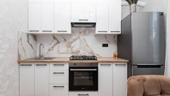 https://images.proimobil.md/7MkhoJSyclHh85R-lKn29M0vO5tAWVtDENtoz5q7Ha8/resize:fill:350:198:1/gravity:ce/bG9jYWw6Ly8vZXN0YXRlL2xyLzUyYzYzNDllLTBjZWItNDFiMS04MjkzLWI5ZmU5NDNkM2M0MS5qcGVn