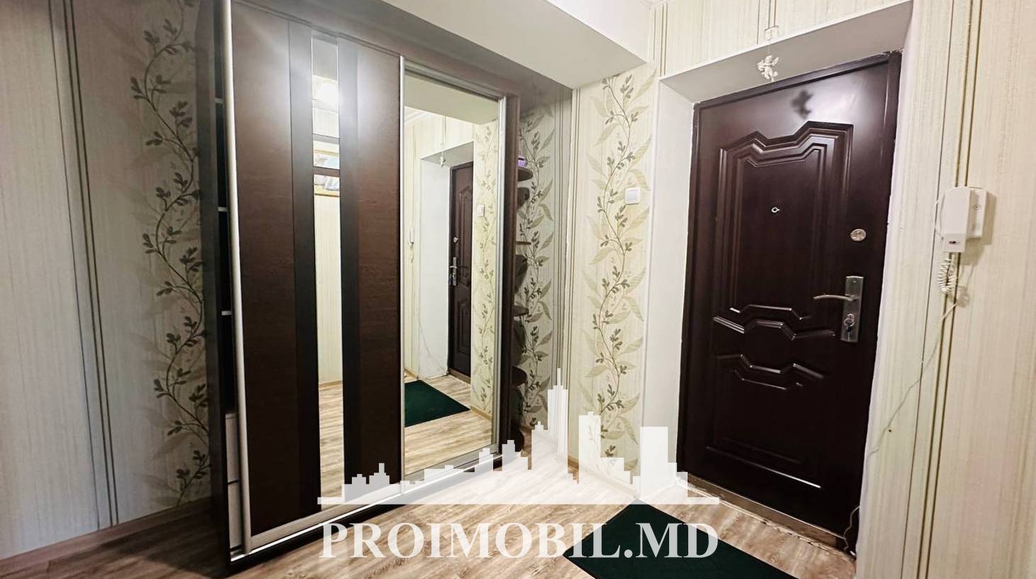 https://images.proimobil.md/7OIfn_2UpYNa_VL3V5wV6p0YPxQHPzwSwEeEwZWMJUI/watermark:0.75:so:0:30:0.39/resize:fill:1460:816:1/gravity:ce/bG9jYWw6Ly8vZXN0YXRlL2xyLzIxMjhmZWY2LTBjNmEtNDYyYS1iNGU4LWZlNTIxYjIyOTA4My5qcGVn