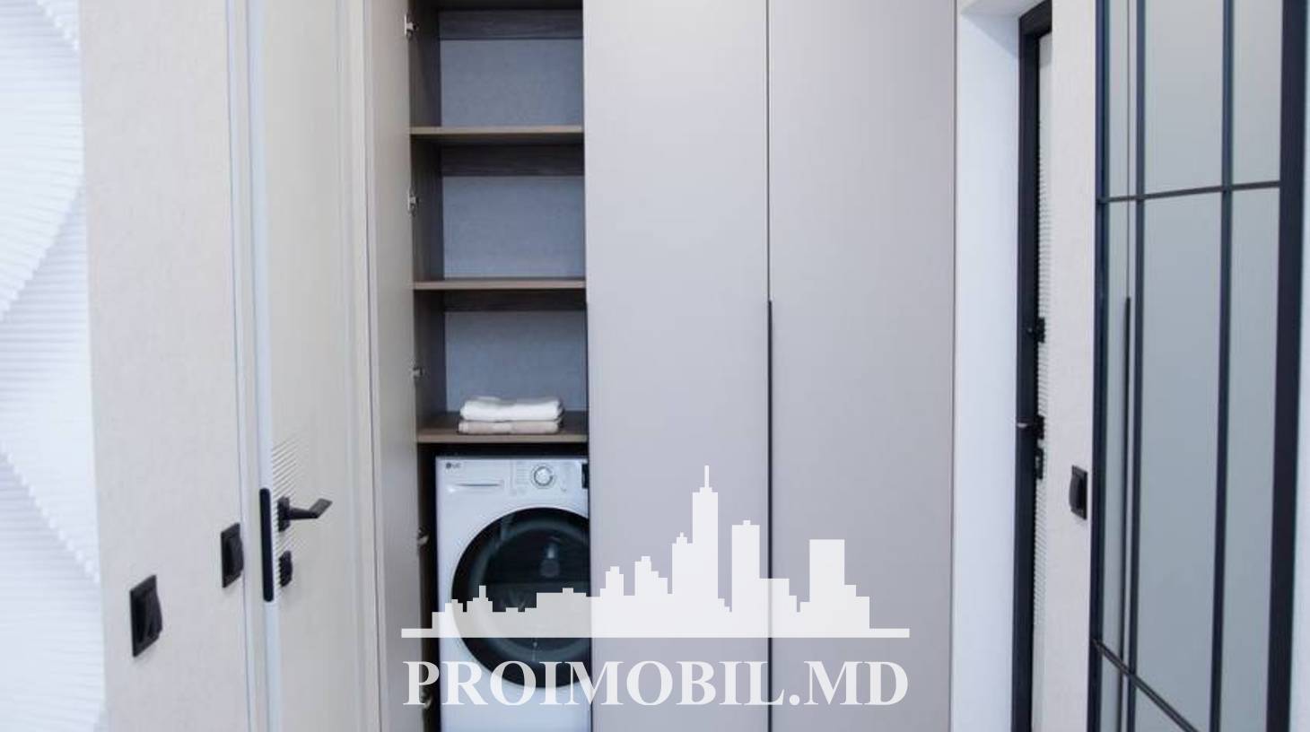 https://images.proimobil.md/7PmP3shknItYwyhsAC0xc5mU0D1a-TpIOHu15yNB8No/watermark:0.75:so:0:30:0.39/resize:fill:1460:816:1/gravity:ce/bG9jYWw6Ly8vZXN0YXRlL2xyLzQ1NGMwYjU4LTA3NjEtNGNhZS05MjkyLTAzYTI5YzJhY2E0Ny5qcGVn