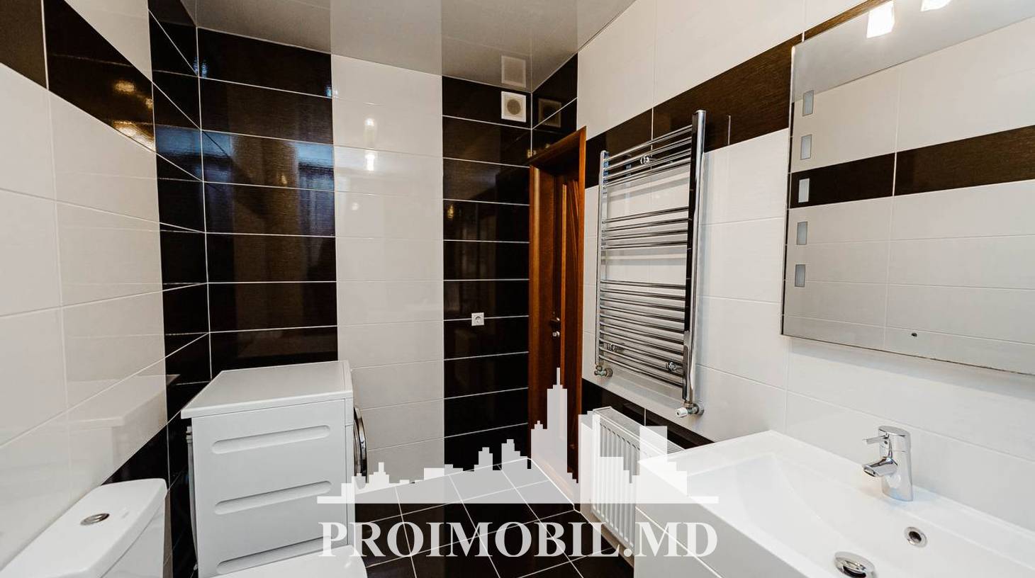https://images.proimobil.md/7Q8tUU5YFnX4L_OH6Com_PzNihIG5Q8i7RDTvvNvkms/watermark:0.75:so:0:30:0.39/resize:fill:1460:816:1/gravity:ce/bG9jYWw6Ly8vZXN0YXRlL2xyLzNjYWViMzU3LTBlYTAtNDgzMi05MzhmLTkzMmI0OTc3NzQ0Ny5qcGVn