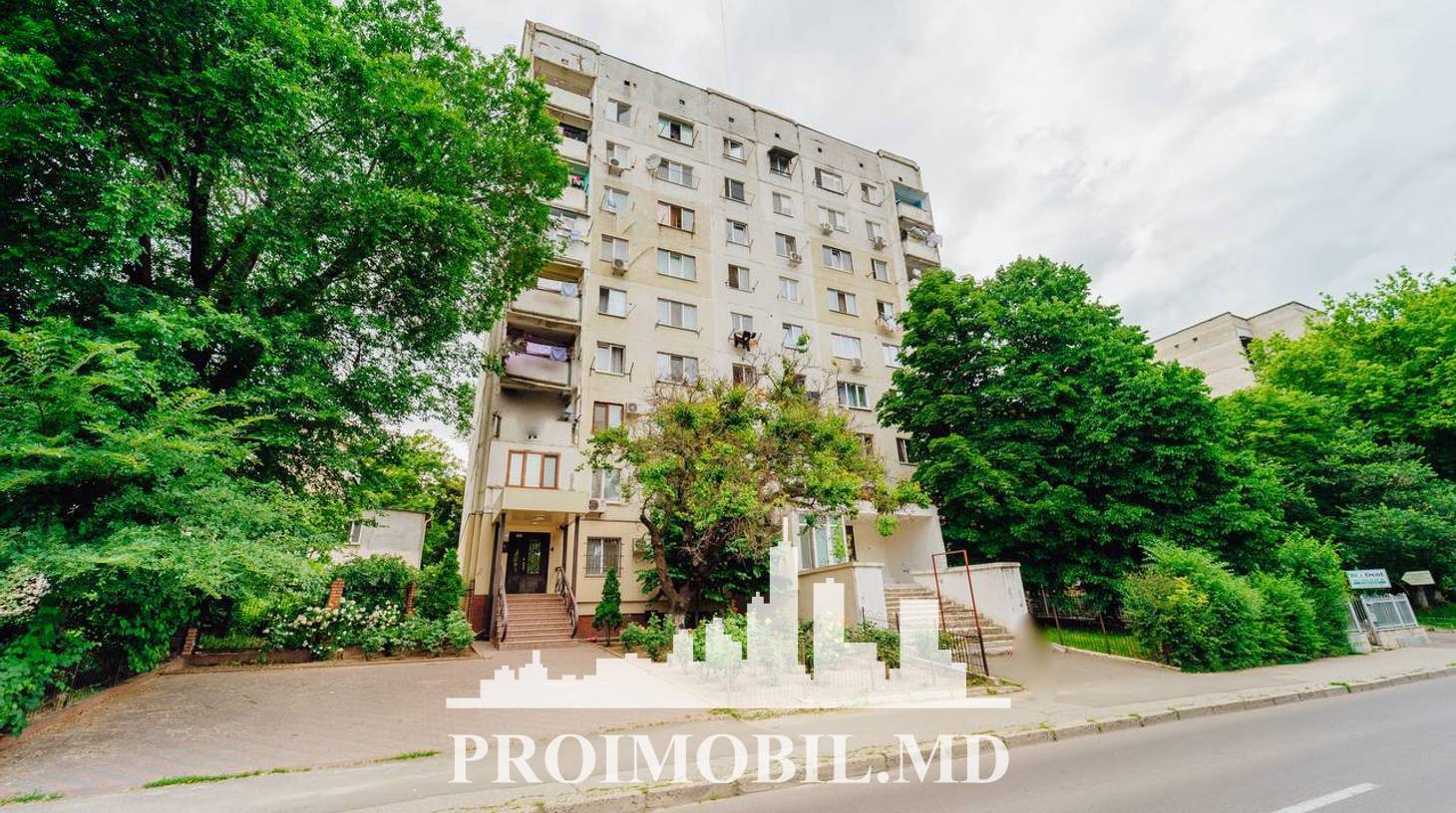 https://images.proimobil.md/7R1rkUnrCb_TYesk-zQLzKzF6goFjCqZMQOM6lZVJ5A/watermark:0.75:so:0:30:0.39/resize:fill:1460:816:1/gravity:ce/bG9jYWw6Ly8vZXN0YXRlL2xyL2M0NGYzMTg1LTE4NTgtNGE1Yy1hMjIwLTkyYjcyMDA2MDNiNi5qcGVn