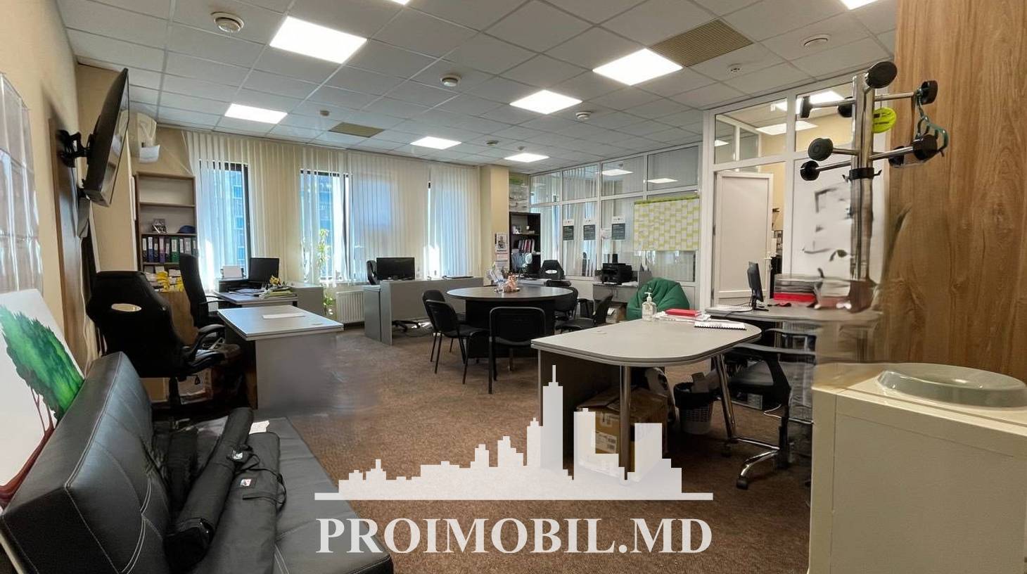 https://images.proimobil.md/7R7_l3tXzfrYHXH6Lb19jgaeii6UiZLfbbnwUDpFROI/watermark:0.75:so:0:30:0.39/resize:fill:1460:816:1/gravity:ce/bG9jYWw6Ly8vZXN0YXRlL2xyLzc3OGJjMzcyLTM3ZmYtNDdmMi1hMTlmLTcxMTc0NzVmZTc5MS5qcGVn