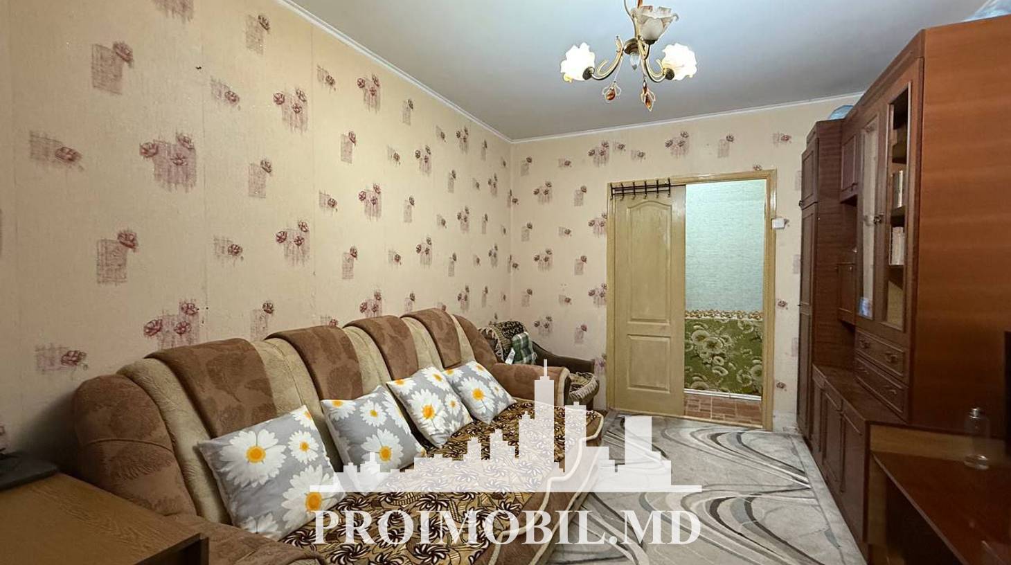 https://images.proimobil.md/7SisMg_M7X3AM9vO4Qczf3olZPAwYaFNAsfphlnNVV4/watermark:0.75:so:0:30:0.39/resize:fill:1460:816:1/gravity:ce/bG9jYWw6Ly8vZXN0YXRlL2xyL2NhMWZlNjE2LTg2YTItNDBhMC1hMjg1LTJkYjI0M2Q0NWY1Yi5qcGVn
