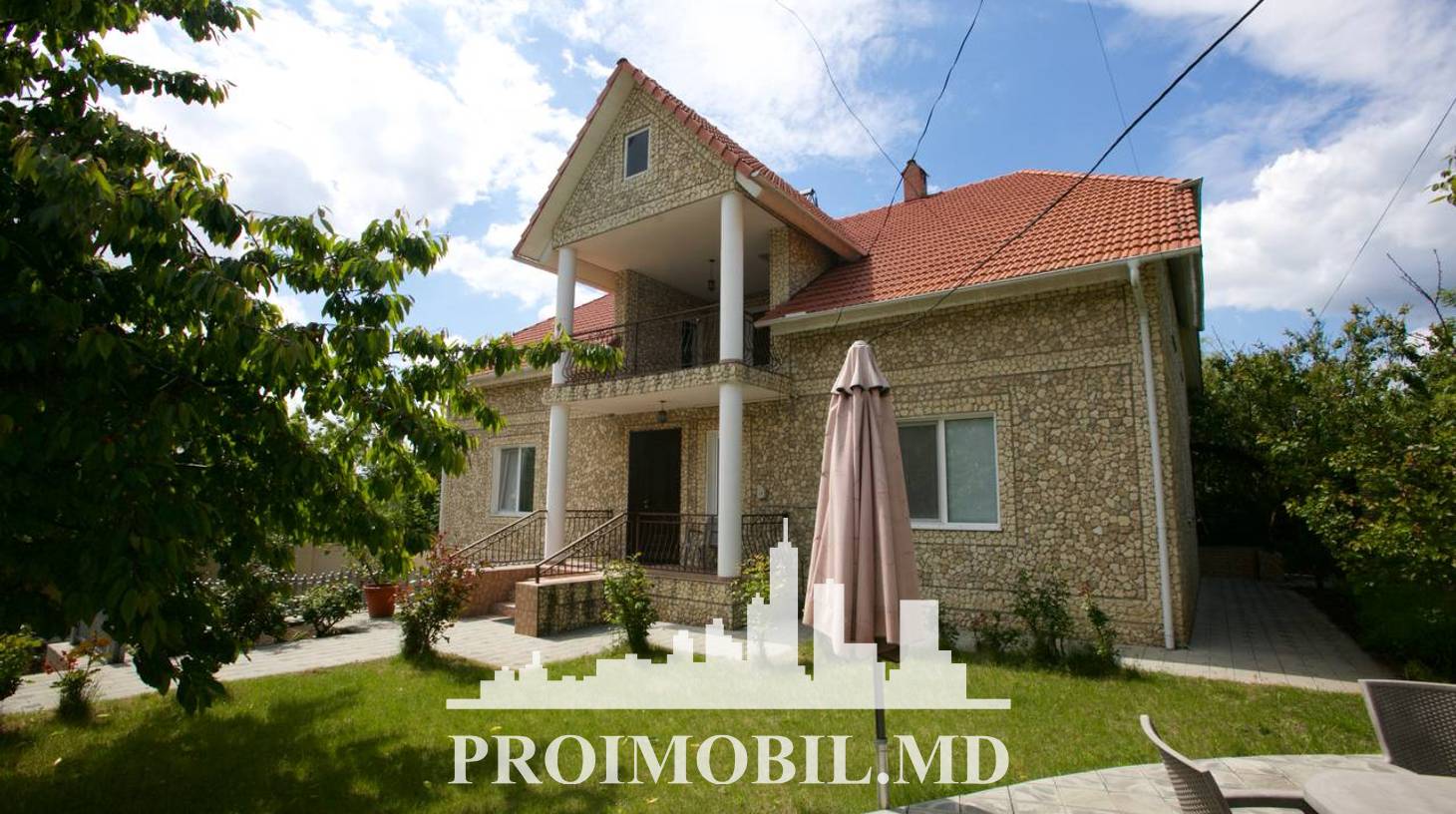 https://images.proimobil.md/7VvqBtav0HZMBeZaupemawRAb8Rg5XJKRo2wk3FGfio/watermark:0.75:so:0:30:0.39/resize:fill:1460:816:1/gravity:ce/bG9jYWw6Ly8vZXN0YXRlL2xyL2FiYjUxYjRlLWQ2YTQtNGI2Ni05MDk2LThiNWNjZTM2MDc5MS5qcGVn