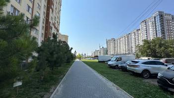 https://images.proimobil.md/7WDc2Dc-ctgr-HWaaLlUgM8rqUSYhY7LjLl-VjgtCAQ/resize:fill:350:198:1/gravity:ce/bG9jYWw6Ly8vZXN0YXRlL2xyLzM0NGI3YmIwLWJlN2EtNGEyNy1hNjk5LWQzMTNlZjM4OGE0ZC5qcGVn