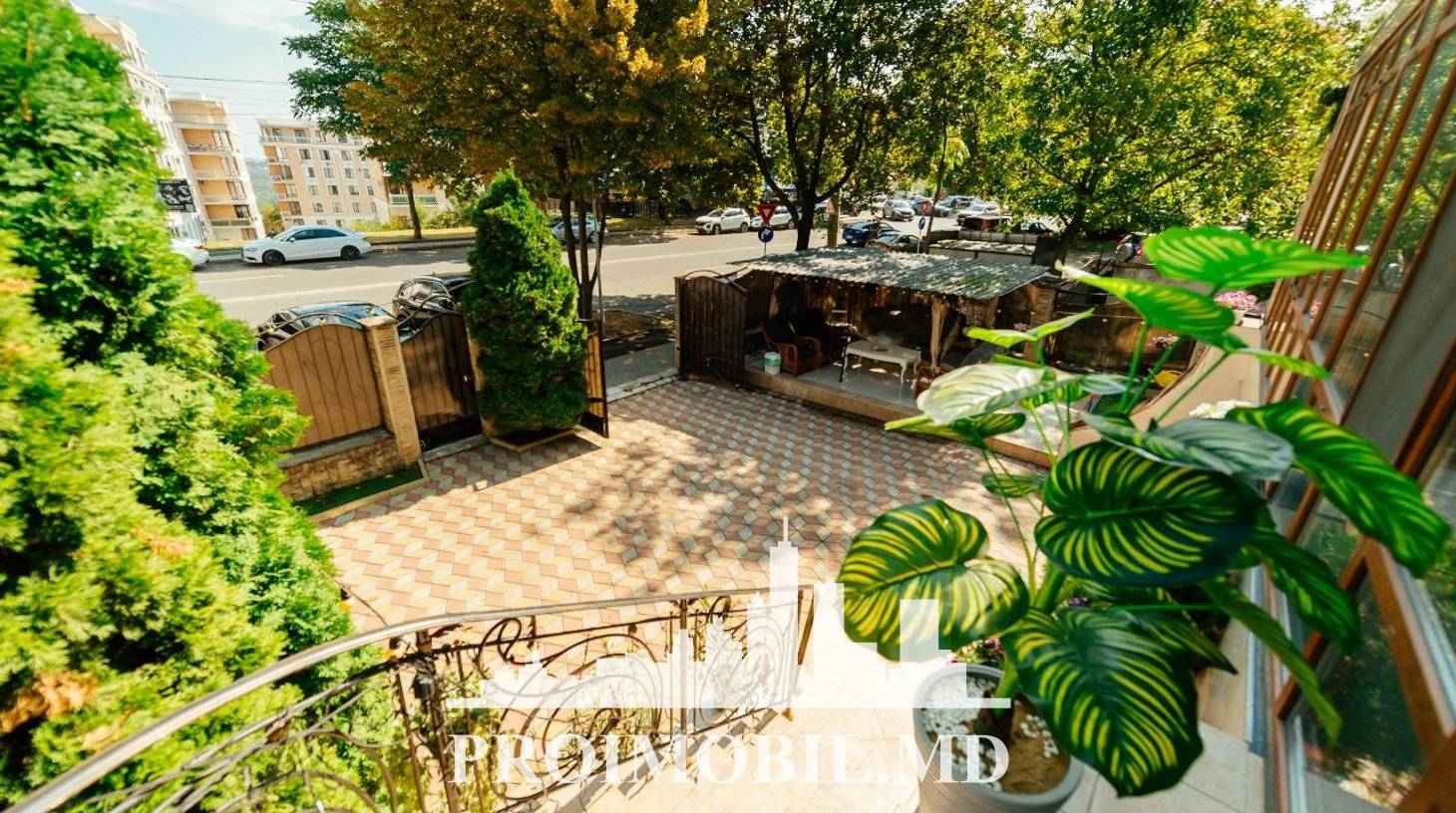 https://images.proimobil.md/7WnEOya94a6_MwsSk9uvwAxoJt214KMjACYiVZHOHqg/watermark:0.75:so:0:30:0.39/resize:fill:1460:816:1/gravity:ce/bG9jYWw6Ly8vZXN0YXRlL2xyLzRjY2Y3YjZmLTAwYmItNDQ4ZS04NjdkLWJmZWJjYmE3ODBhOS5qcGVn