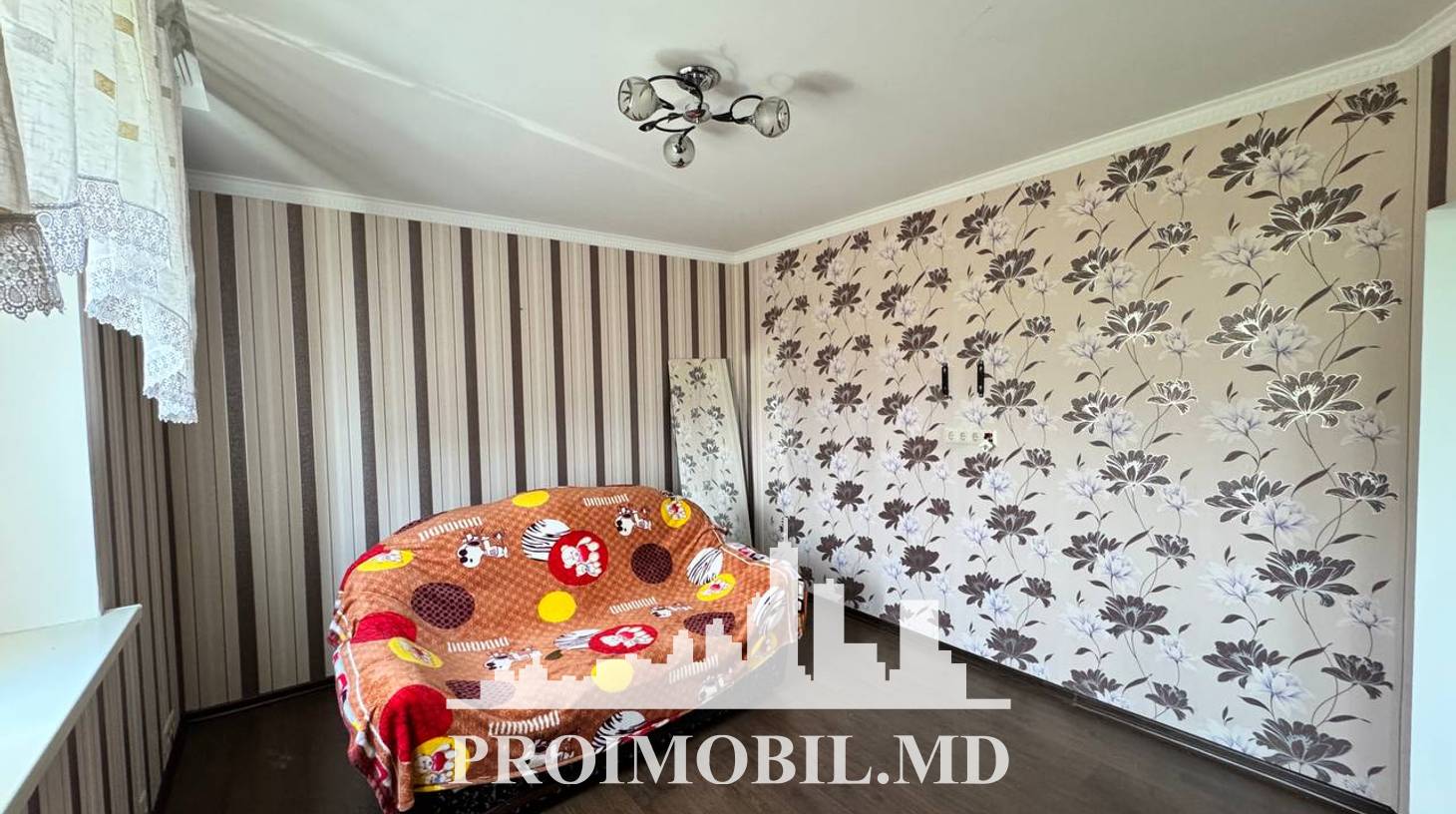 https://images.proimobil.md/7XScAjjVuiwC81wQkmG2M60s893_JvqInyv7FbkFsBQ/watermark:0.75:so:0:30:0.39/resize:fill:1460:816:1/gravity:ce/bG9jYWw6Ly8vZXN0YXRlL2xyLzE1ZmIxMjkzLTZjNzgtNDI3OS05MTE0LTY5NTgyOTdiOGUxNS5qcGVn