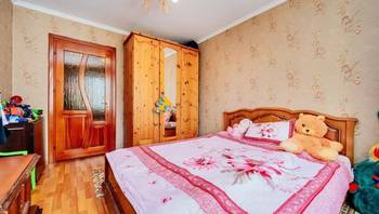 https://images.proimobil.md/7Xi2d3DMOTqllBgQPp9aGP-zmAUgHLZYFta5sM7uYCk/resize:fill:350:198:1/gravity:ce/bG9jYWw6Ly8vZXN0YXRlL2xyL2JjZDYyOTNiLWI2ZjctNGI0ZC04MGZjLTY1MGVjZjU3MTk5ZC5qcGVn