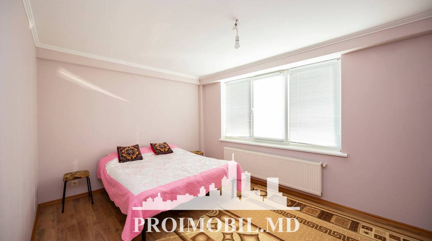 https://images.proimobil.md/7YG41YHnSw0RPcTADKFdTTCkNccmHveDvPoMi05HcI8/watermark:0.75:so:0:30:0.39/resize:fill:1460:816:1/gravity:ce/bG9jYWw6Ly8vZXN0YXRlL2xyL2E2YjI0N2IyLTM1NWMtNDM3Ny04ZmIzLWJjNDhlMWE4MmFiYi5qcGVn