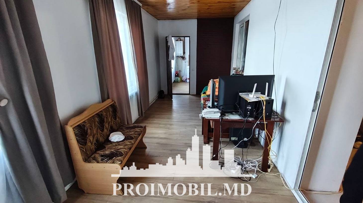 https://images.proimobil.md/7YQnJnCLNo7AVZY0b7SqwmEL0f28flezBQtVvYw1v9U/watermark:0.75:so:0:30:0.39/resize:fill:1460:816:1/gravity:ce/bG9jYWw6Ly8vZXN0YXRlL2xyL2Q1YjM5MDFjLWU0OTUtNGIzNC05YjQ0LWU2NWUyNDgxZmVkNi5qcGVn