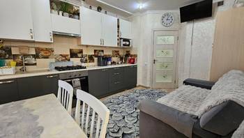 https://images.proimobil.md/7ZVWhwQtf9OfVkp-VipV_rpfmoMb-o6xNjA9npAziDw/resize:fill:350:198:1/gravity:ce/bG9jYWw6Ly8vZXN0YXRlL2xyLzRmMGQwMTg0LTk4N2EtNGFjOS05NzdjLTk3NGFhMTJjYWIwNy5qcGVn