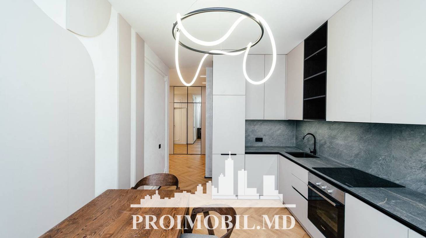 https://images.proimobil.md/7_NtncetHfo1HKJ7hJUiAm1lCRCVkf6ZLto3ohR8VlE/watermark:0.75:so:0:30:0.39/resize:fill:1460:816:1/gravity:ce/bG9jYWw6Ly8vZXN0YXRlL2xyLzUyYWIyN2FmLWUwMWUtNGQzYS05NzNlLTE4ZWE4Mzg1YmI4NC5qcGVn