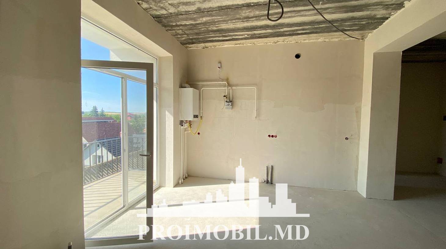 https://images.proimobil.md/7_wclt2DFWOlMBzq12-jYZyRJ84wuAW0fF8ezf3Y4yY/watermark:0.75:so:0:30:0.39/resize:fill:1460:816:1/gravity:ce/bG9jYWw6Ly8vZXN0YXRlL2xyL2ZhZDIwMjJhLWNhM2MtNDQ2Ny1iYTExLTllZWE0NmQwMGE0ZC5qcGVn