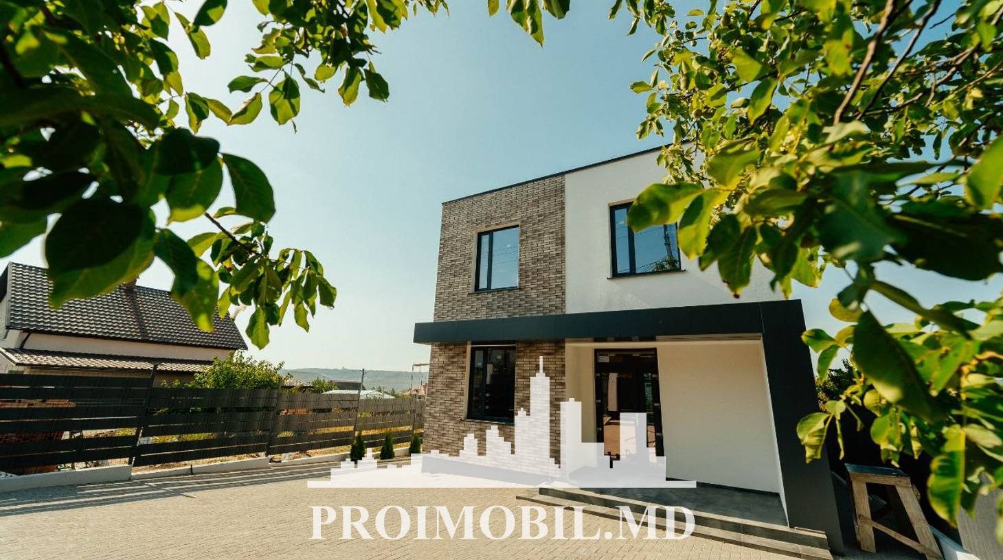 https://images.proimobil.md/7b0PEXu9YyFOY-sANqYFQ7auNkExn5IseAqT8HI-cZU/watermark:0.75:so:0:30:0.39/resize:fill:1460:816:1/gravity:ce/bG9jYWw6Ly8vZXN0YXRlL2xyLzI4ZjJmMWYyLTU3YzctNDcyMC04M2M4LWE1YjUzMjhlMTJmYS5qcGVn