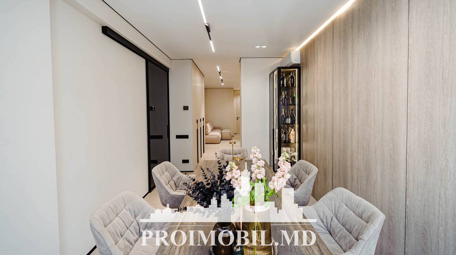 https://images.proimobil.md/7bI2oPa9lIu81hkV2x-RH76MWUkVr825F5xIBy8nedk/watermark:0.75:so:0:30:0.39/resize:fill:1460:816:1/gravity:ce/bG9jYWw6Ly8vZXN0YXRlL2xyLzUxMGNmNmQ4LTdjZmItNDY0NS04ZGUwLTE0YjQzYTI3YWYxZS5qcGVn