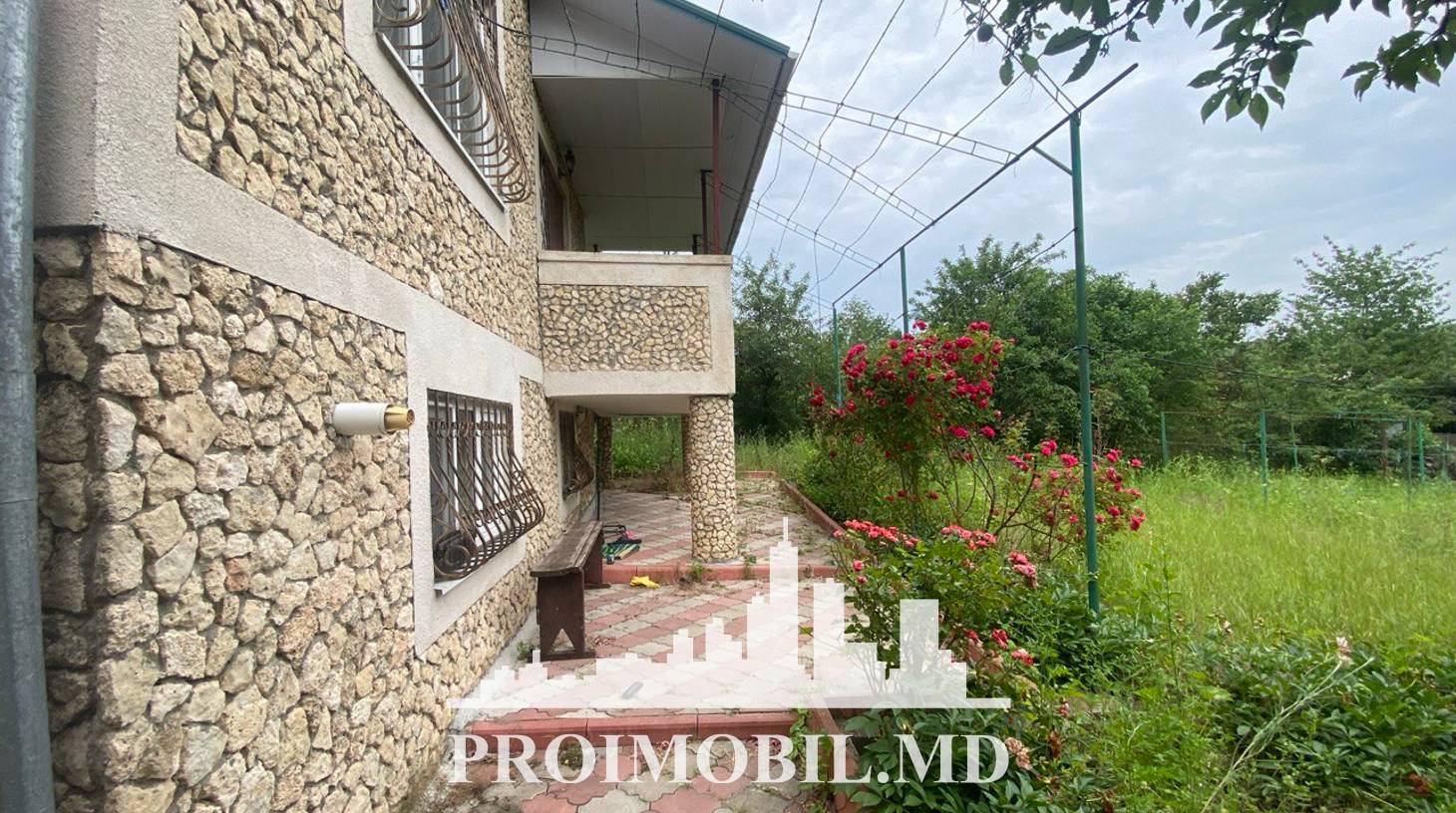 https://images.proimobil.md/7ek5GHQSwlg9pvfY3rivUKeadApFmU2Apcg0USQqal4/watermark:0.75:so:0:30:0.39/resize:fill:1460:816:1/gravity:ce/bG9jYWw6Ly8vZXN0YXRlL2xyLzMwYWVmOTdkLTgxZjYtNGMyNy1iMjRhLTAyNmM2NDEyNTIzNy5qcGVn