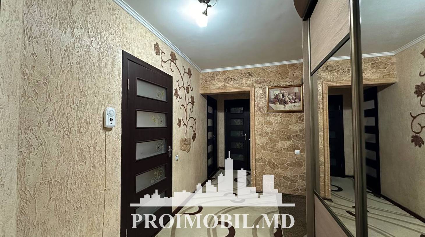 https://images.proimobil.md/7fVOtxQ12qg7hPPkSDbcpJRaqpnH6fKrS84i-5R-R0E/watermark:0.75:so:0:30:0.39/resize:fill:1460:816:1/gravity:ce/bG9jYWw6Ly8vZXN0YXRlL2xyL2E4M2UwMTZmLTA2YzgtNDk5Zi1hMjRmLTdhMjIwNjdiNmZmZC5qcGVn
