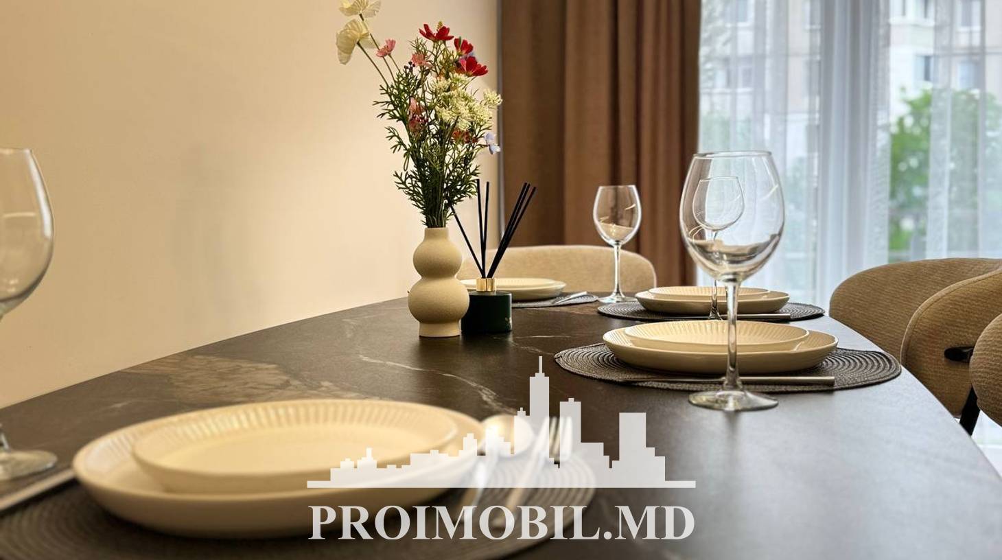 https://images.proimobil.md/7klHYmDwV1Nua1ZeHCSuQi17pXlO3X-Xoct-7Acp4Kk/watermark:0.75:so:0:30:0.39/resize:fill:1460:816:1/gravity:ce/bG9jYWw6Ly8vZXN0YXRlL2xyLzUzNmEwZTJjLWM5Y2UtNGNjOS05OTA1LWVkODUzOGM3YmUyYi5qcGVn