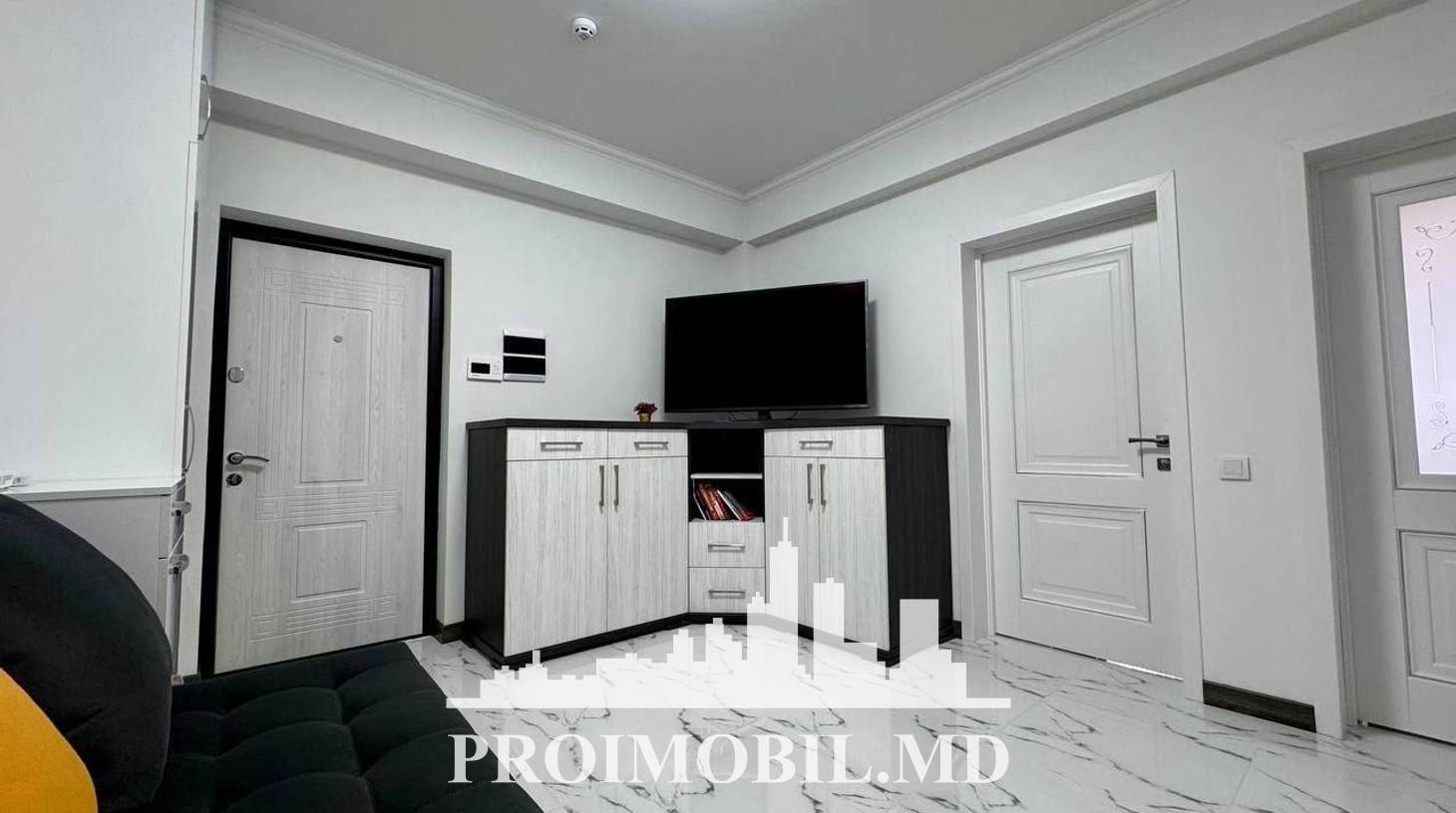 https://images.proimobil.md/7kls5By17tXVdtrYo0tAiUG-9VpqLUXxHap_2xZsPes/watermark:0.75:so:0:30:0.39/resize:fill:1460:816:1/gravity:ce/bG9jYWw6Ly8vZXN0YXRlL2xyLzU2MDMyMzAzLWJjMTctNDgxNS05MTFiLTEwMjU5OGYzYjg4Ni5qcGVn