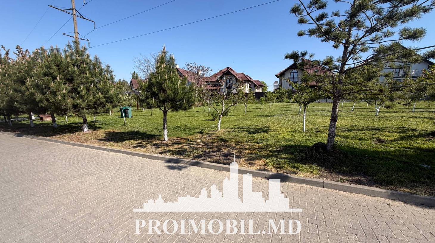 https://images.proimobil.md/7lNjZvIwq54OLKPwufhNtazRlDRy6aGCa8pdtu7LxzE/watermark:0.75:so:0:30:0.39/resize:fill:1460:816:1/gravity:ce/bG9jYWw6Ly8vZXN0YXRlL2xyL2JmMzg1NDUyLWUwYTEtNDVlOC05ZjQ3LTY1NjJkZmViNGQyOC5qcGVn