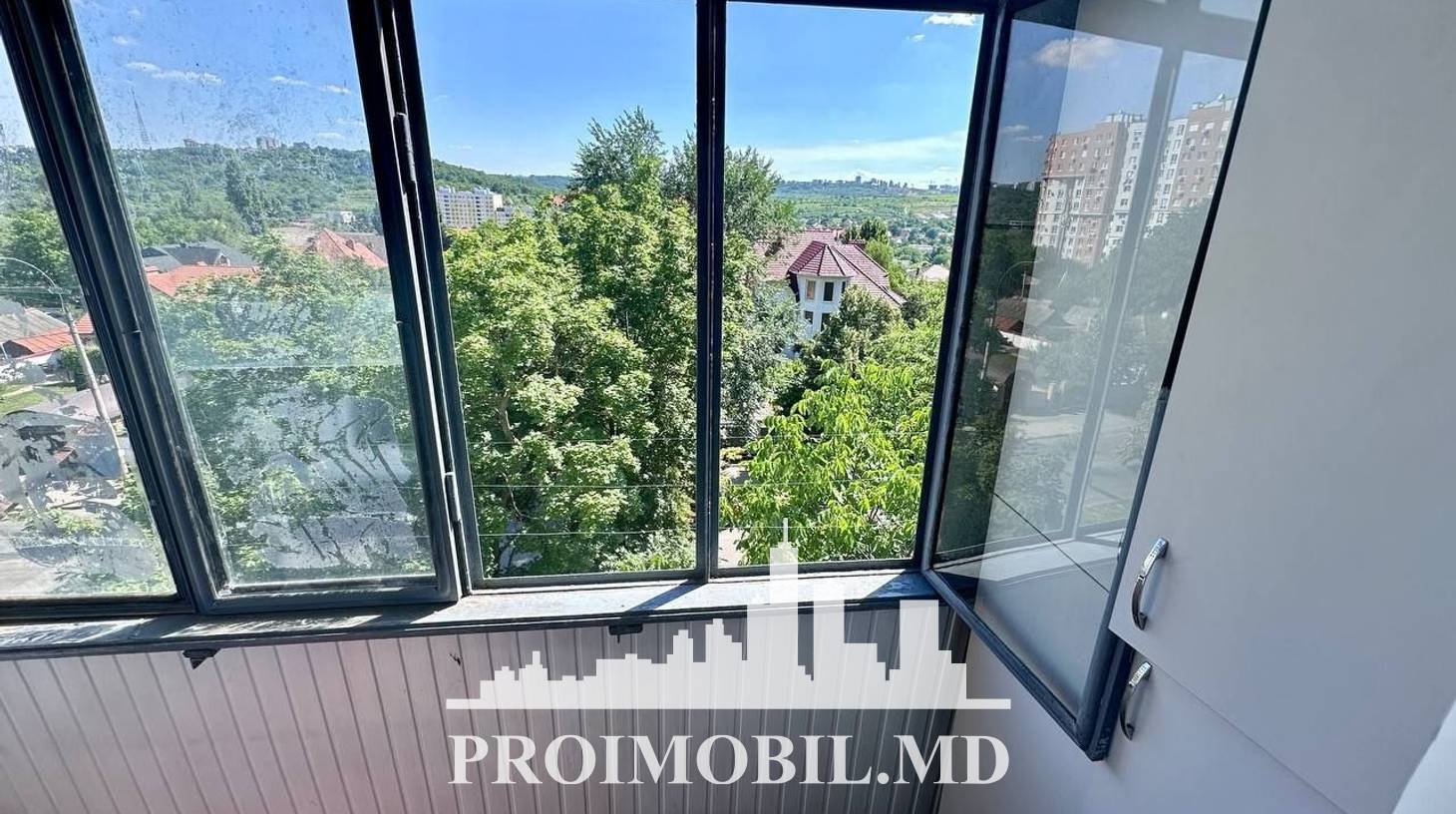 https://images.proimobil.md/7pZZsqZynui_BSF1-YySZ6OuUa6xMWntGhx82zR3vxc/watermark:0.75:so:0:30:0.39/resize:fill:1460:816:1/gravity:ce/bG9jYWw6Ly8vZXN0YXRlL2xyLzUyZGFiMGQ5LTI0NWItNDM1Yy1hYTVjLTljMmI3ZWU3NjUxOS5qcGVn