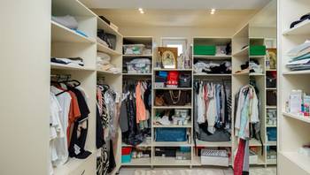 https://images.proimobil.md/7q8VynfJAjohAMqZa5hn4CEMf2vxl0aEn5Gu-2Zvxa4/resize:fill:350:198:1/gravity:ce/bG9jYWw6Ly8vZXN0YXRlL2xyLzdmNzcwMDRiLWUwMWUtNDdmZC04MjRjLTA5NDBkYzZlMTczNS5qcGVn