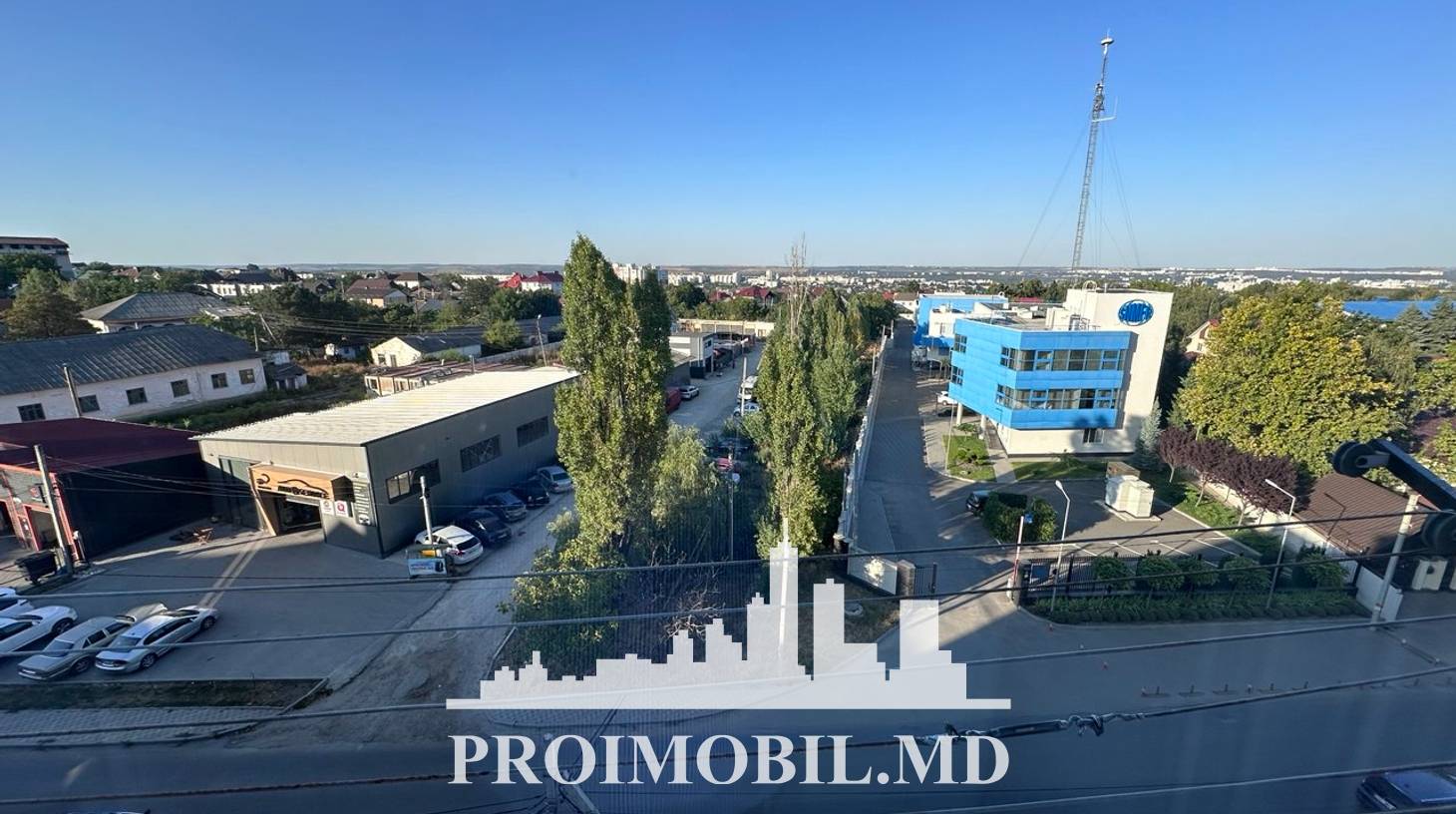 https://images.proimobil.md/7r2smZEyLpR3417F6VCspgqI2EmVc1C6X949Dt2-4I0/watermark:0.75:so:0:30:0.39/resize:fill:1460:816:1/gravity:ce/bG9jYWw6Ly8vZXN0YXRlL2xyL2VjMzc5NTIzLTU0NDMtNDU3OC1hNzk0LTY0ODA4MDM3ZjQ0Ny5qcGVn