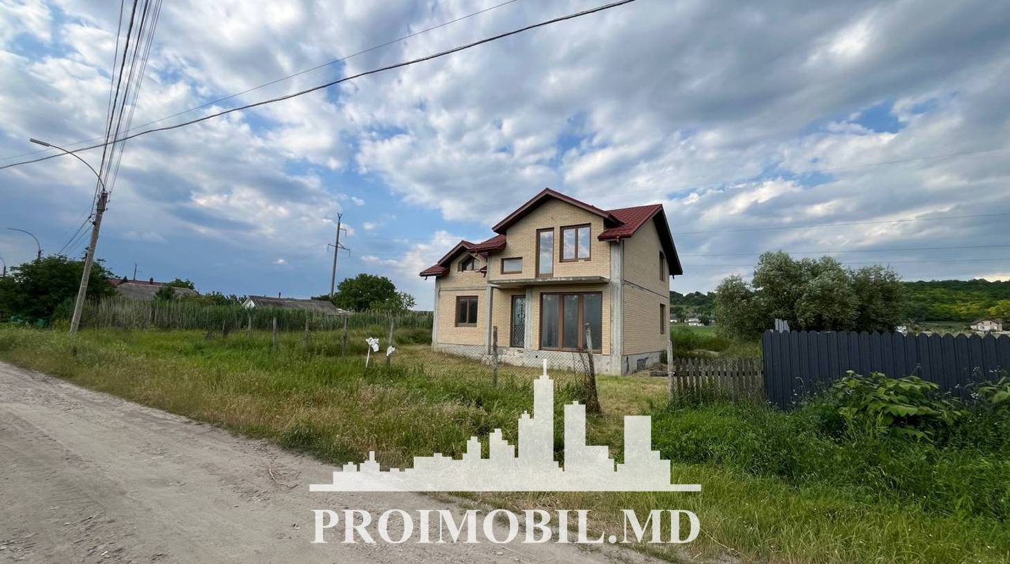 https://images.proimobil.md/7ri1jQarXG7OMauwcsvHt2TP3iN7H1EAvYYGoui25Qo/watermark:0.75:so:0:30:0.39/resize:fill:1460:816:1/gravity:ce/bG9jYWw6Ly8vZXN0YXRlL2xyLzA0ZmViYWJhLTg2Y2QtNGVhMC04YzA2LWFlYjE3MmJmNTE0NS5qcGVn
