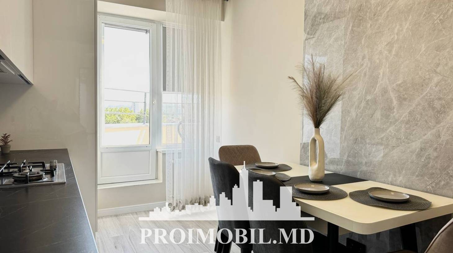 https://images.proimobil.md/7sa5p_WoTj9YSpyOAywcjWzT7p9AAYwaFnAP1j0qd2Y/watermark:0.75:so:0:30:0.39/resize:fill:1460:816:1/gravity:ce/bG9jYWw6Ly8vZXN0YXRlL2xyL2MxNDJhZDJjLTg3MjYtNDllZC1iNTRlLTNhOGYxY2IyZmIwZC5qcGVn