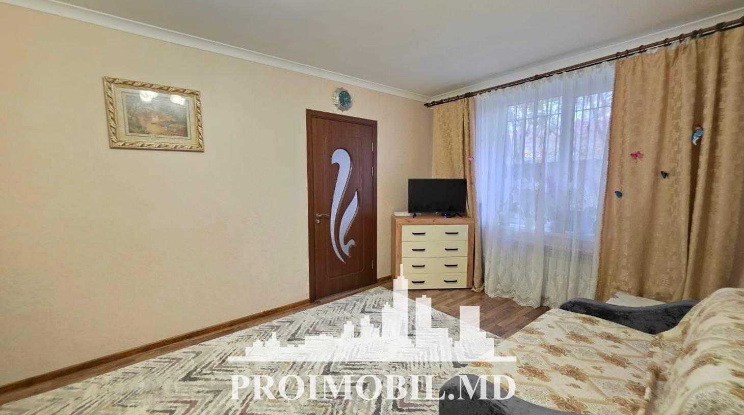 https://images.proimobil.md/7xUENDMA-EAkYgl2x0_upXqDW1X5LYiUnrlzu9iaD7E/watermark:0.75:so:0:30:0.39/resize:fill:1460:816:1/gravity:ce/bG9jYWw6Ly8vZXN0YXRlL2xyL2ZkZDQwZDM1LTI2ZjItNGEyNy05MWEyLTk3OTQ0YWQ4NjM2NC5qcGVn