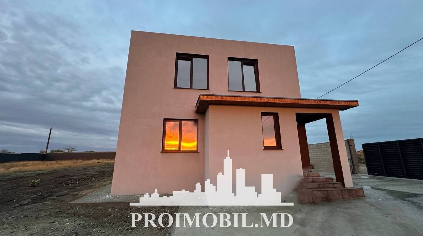 https://images.proimobil.md/7yGKpyfk3TAdtKEkmnv5ZP_9YjH9fXwgd5U7vEhMv4A/watermark:0.75:so:0:30:0.39/resize:fill:1460:816:1/gravity:ce/bG9jYWw6Ly8vZXN0YXRlL2xyLzQ0NGVkOGEzLTlkMjAtNDEwMy1iNzEwLTdiNDRhN2E5ZWVkZS5qcGVn