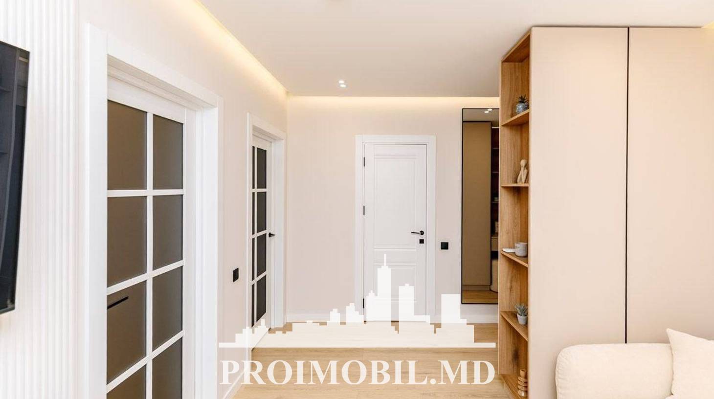 https://images.proimobil.md/7zJVAQ9WToCt7yMifZDfOSks4pS54jI5lzGdqhQsY-4/watermark:0.75:so:0:30:0.39/resize:fill:1460:816:1/gravity:ce/bG9jYWw6Ly8vZXN0YXRlL2xyL2ZlMTU5ZWI5LWU1MmUtNGI2NC1iMThhLTNjM2UwOGMzYjE3Mi5qcGVn