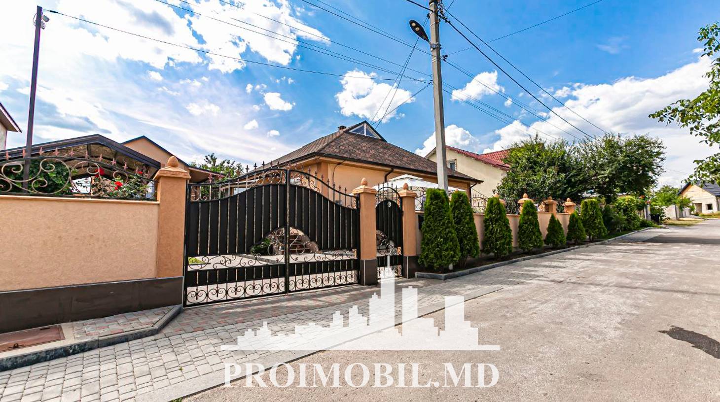 https://images.proimobil.md/82KLfsgbZP5YRb845xXfqPWR9pXfEj4hD6aJC7vjQfw/watermark:0.75:so:0:30:0.39/resize:fill:1460:816:1/gravity:ce/bG9jYWw6Ly8vZXN0YXRlL2xyLzMwN2IxZDZlLTFiOTMtNDQxOC05NTFmLWMzMGU3MDQ2N2Q3Mi5qcGVn