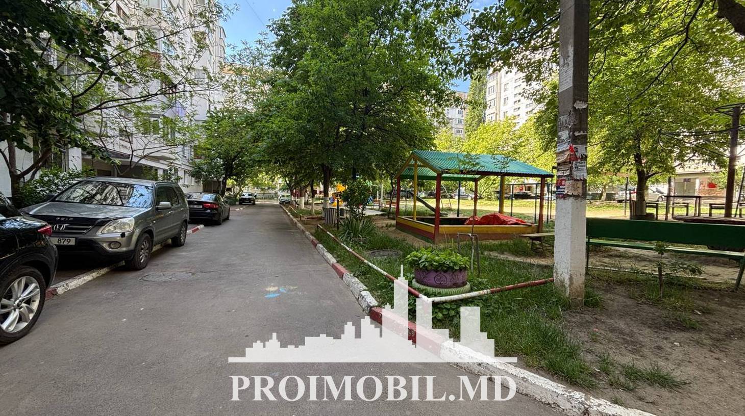 https://images.proimobil.md/83Xq5jhaszN0_G7f-5TtlD1OuEKciIUDgHDwpU_6NyA/watermark:0.75:so:0:30:0.39/resize:fill:1460:816:1/gravity:ce/bG9jYWw6Ly8vZXN0YXRlL2xyL2I5MmU4NmU3LTg5NmMtNDczYS05YTUwLWIzOTg4NDhiMWZkMi5qcGVn