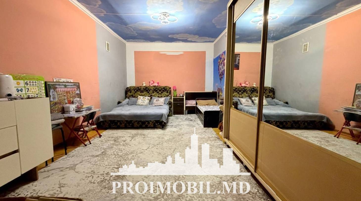 https://images.proimobil.md/83tqyRTR1ZUpysFaHdH-ZELAyNvHv36AvKsbJszb0H4/watermark:0.75:so:0:30:0.39/resize:fill:1460:816:1/gravity:ce/bG9jYWw6Ly8vZXN0YXRlL2xyLzRmODNhMjg4LTI3ODEtNDg5MS04MzcwLTU4MmMwZmNkOWZjMi5qcGVn
