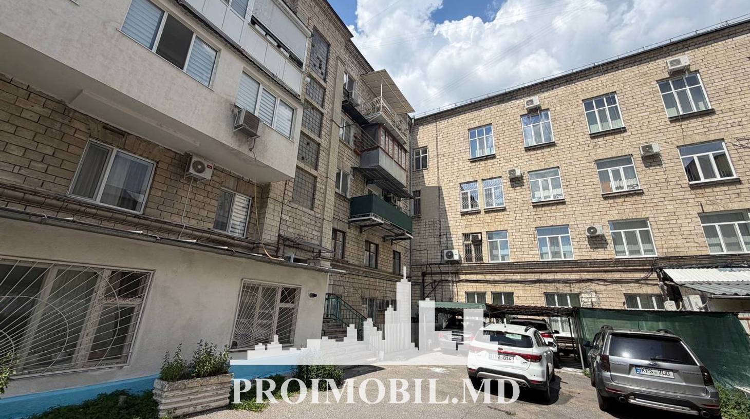 https://images.proimobil.md/86Fp7iVe6pQa2YU1DD5f9Jv9KzVWHjfwUCtwTbq8lic/watermark:0.75:so:0:30:0.39/resize:fill:1460:816:1/gravity:ce/bG9jYWw6Ly8vZXN0YXRlL2xyLzJkNTFkNDk1LTBiZWEtNDQwOS1iMzVlLTZkMzI5Mzc3MmJkZi5qcGVn